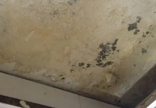 湖北阳台漏水维修公司分享下湖北卫生间渗水维修需要注意哪些问题。